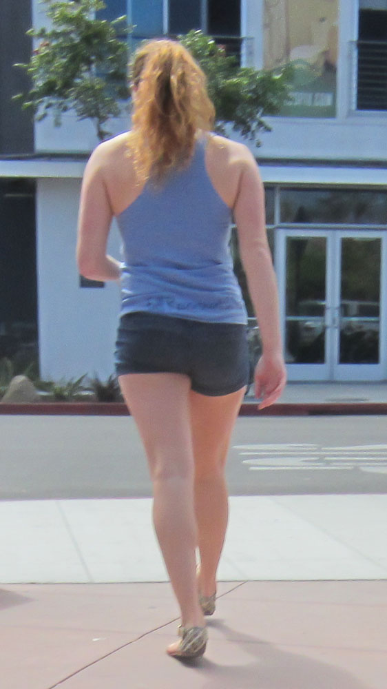 ca_sb_2013_09_isla_vista_girls04-2