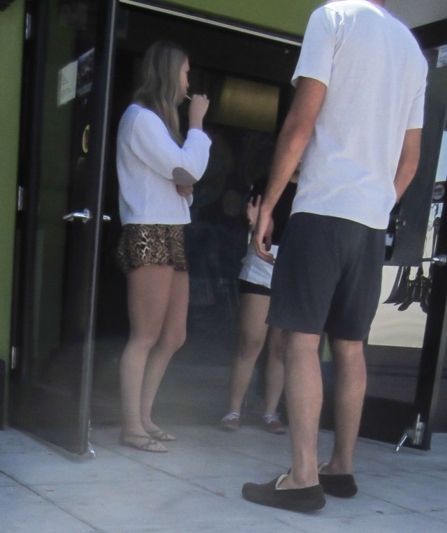 ca_sb_2013_09_isla_vista_girls08