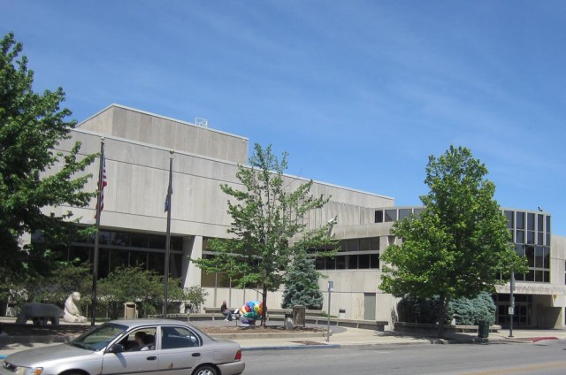 midwest_bloomington_2012_05_arch_library01