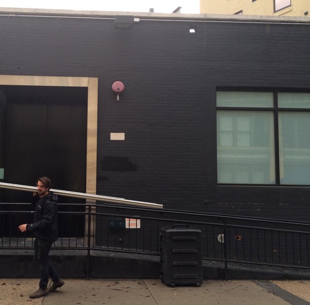 ne_nyc_2013_11_arch_black01