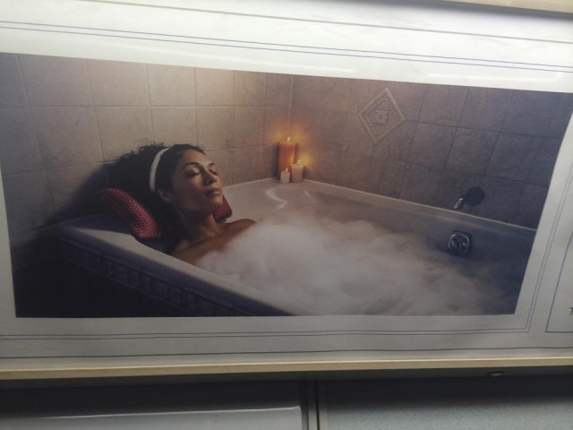 ne_nyc_2013_12_ad_bath_with_candles01