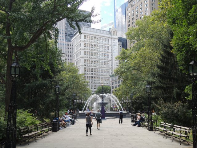 trad06_path_to_fountain