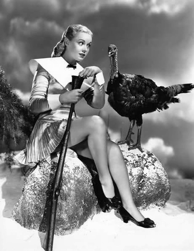 vintage-pinup-musket-turkey-thanksgiving